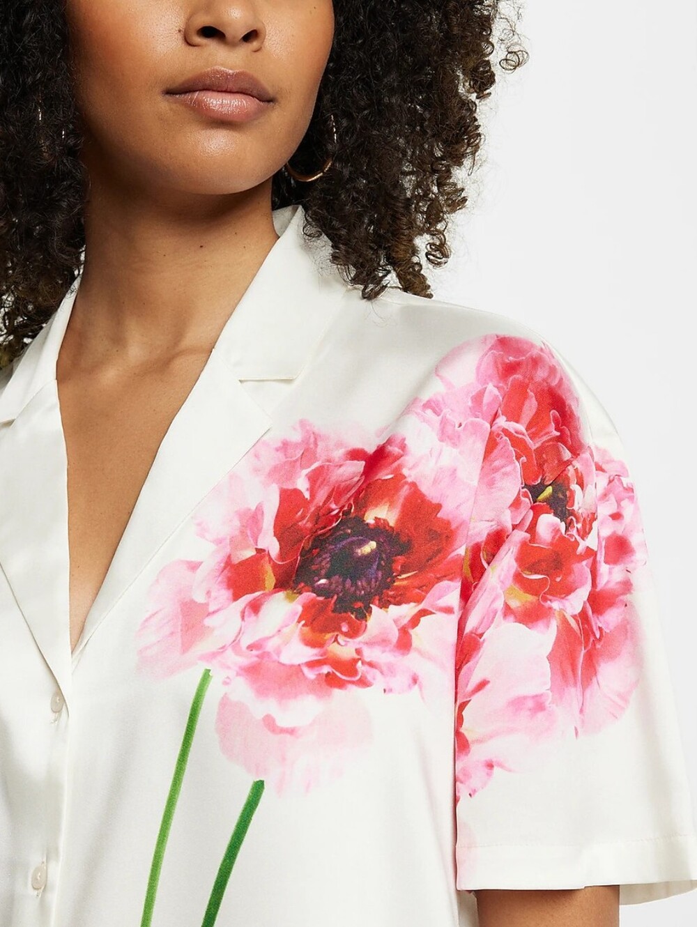 Express Short-Sleeve Floral Boxy Silk-Blend Button-Up Top - Picture 2 of 4